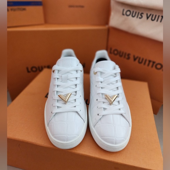 LIKE NEW! Louis Vuitton Frontrow Low Top Leather Croc Embossed Sneakers Size 36 - Picture 3 of 11